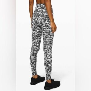 Lululemon Wunder Under High-Rise Tight 28" *Luxtreme
Misted Jacquard sz 10 EUC